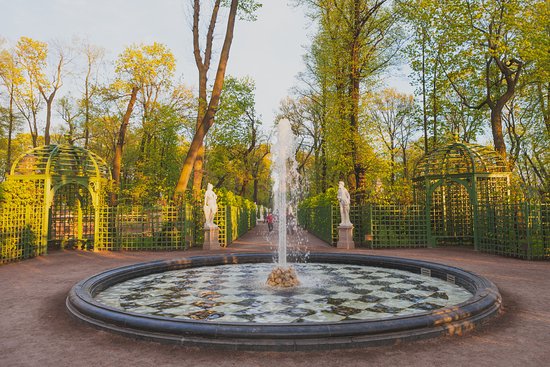 باغ تابستانی روسیه