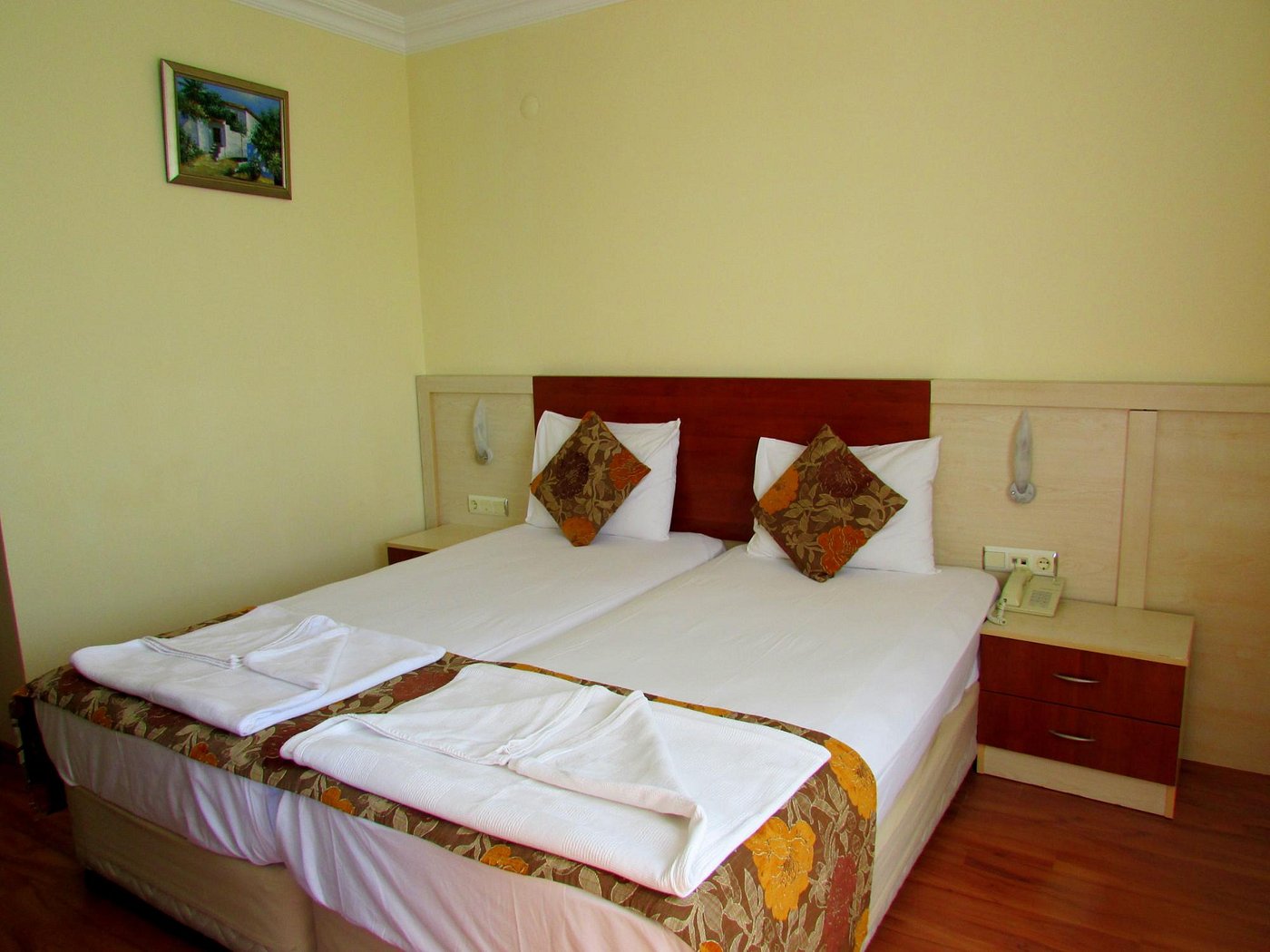 LARA DINC HOTEL