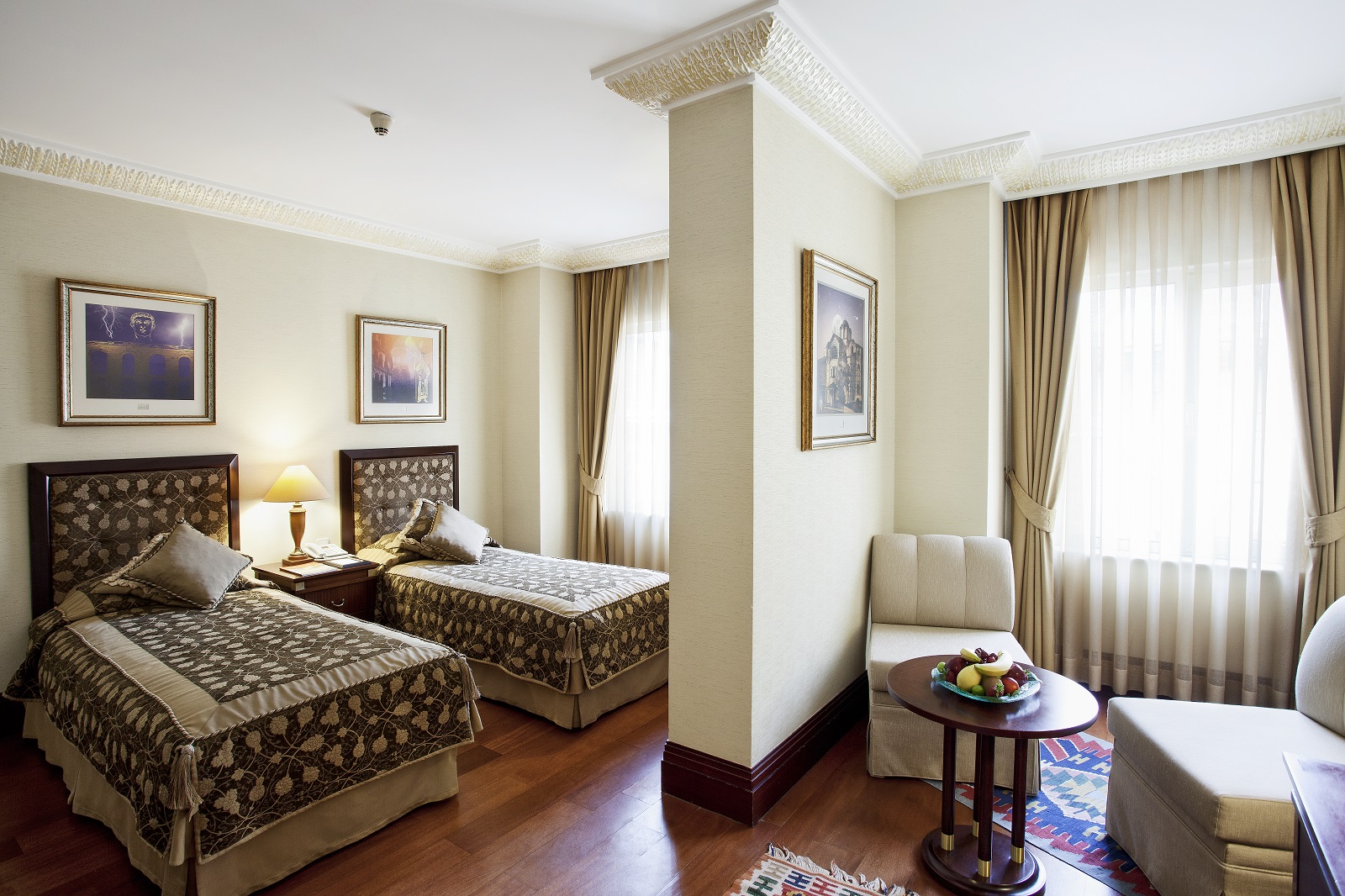ERESIN CROWN HOTEL